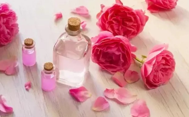 تصویر 2 از قیمت خرید گلاب ناب ایرانی عمده به صرفه و ارزان